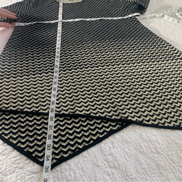 Chelsea and Theodore dress or long sweater - Picture 5 of 8